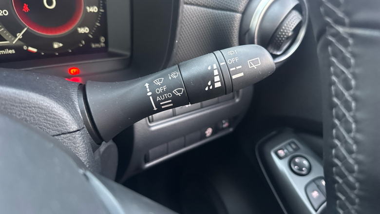 Nissan Juke 1.0 DiG-T N-Connecta 5dr Petrol Hatchback